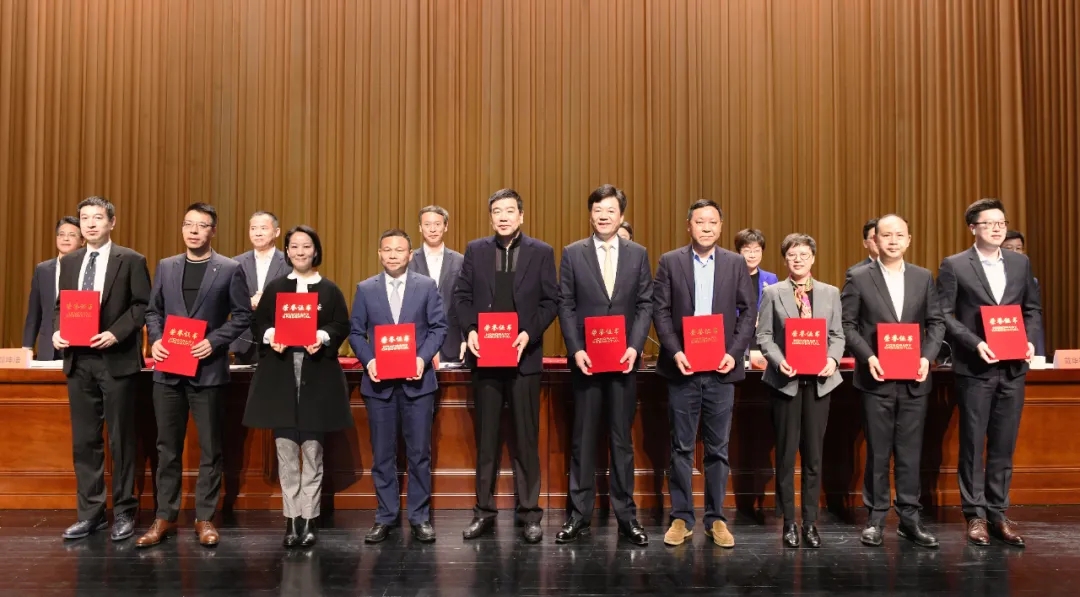 聚鑫汇集团获得“2019中国制造业企业500强”、“2019年浙江省上云标杆企业”等殊荣